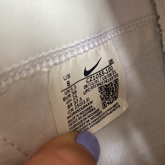 Women’s size 8 Nike blazer - Picture 6 of 6